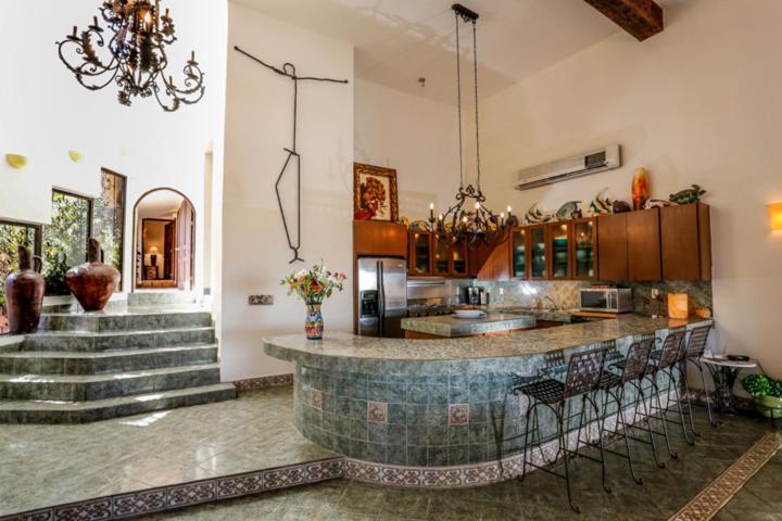 Casa Flamingo Cabo Luxurious Home, Spacious In El Pedregal Gated Community Holiday home *